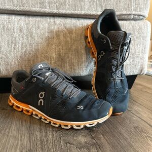 On Running Running Men's Cloudflow Navy/Gray/Orange Running Shoes. Mens 11.5.
